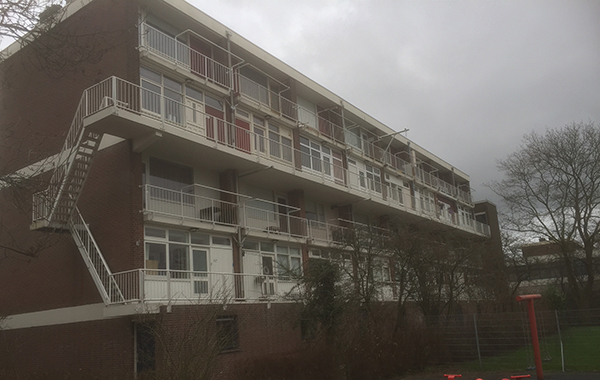 Galerij aan de Aalberslaan tijdens de renovatie